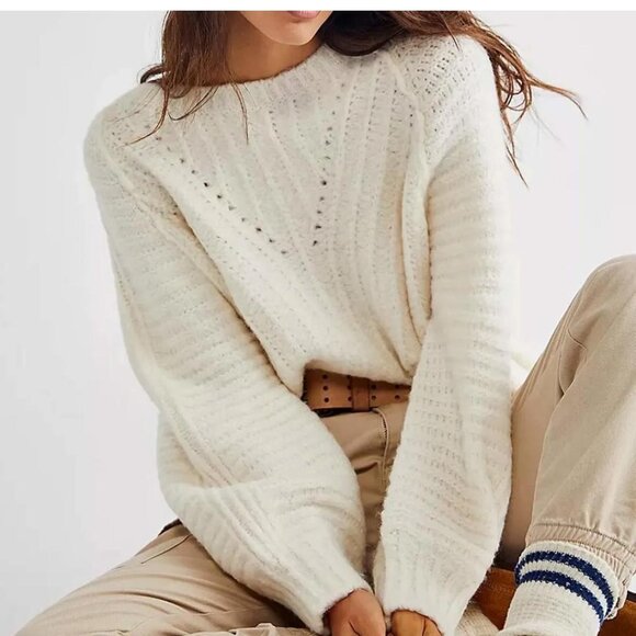 Free People Carter Sweater Ivory Pullover Balloon Sleeves Cuddly Oversized Sz LG - Picture 3 of 9